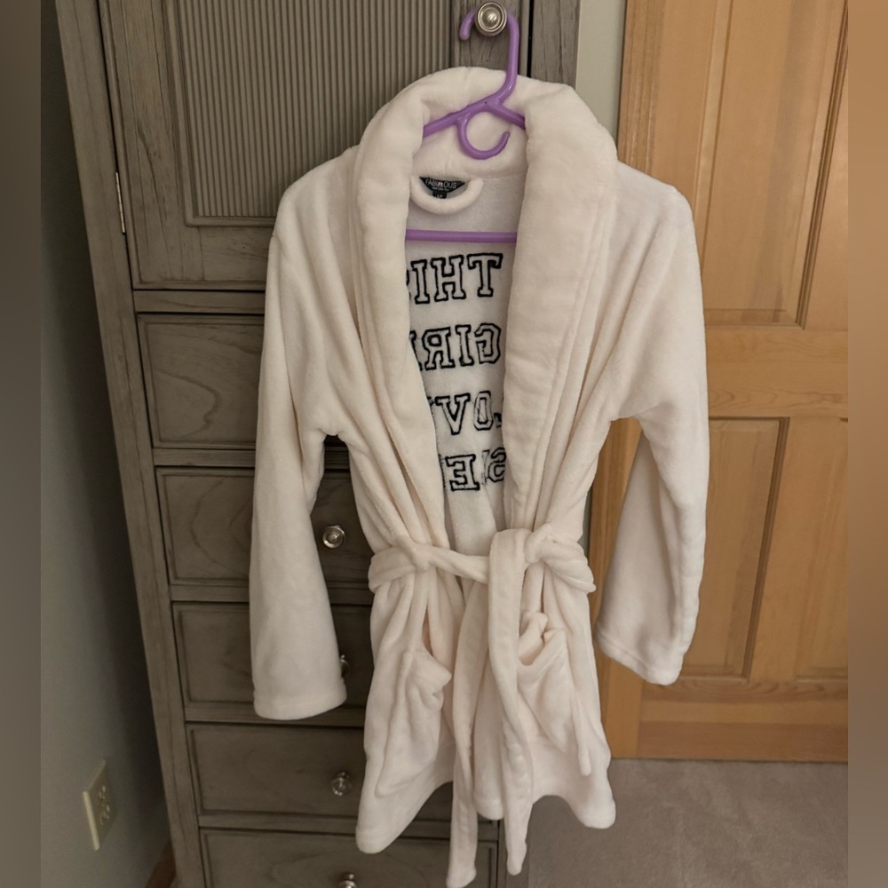 White Fuzzy Robe - Picture 2 of 5